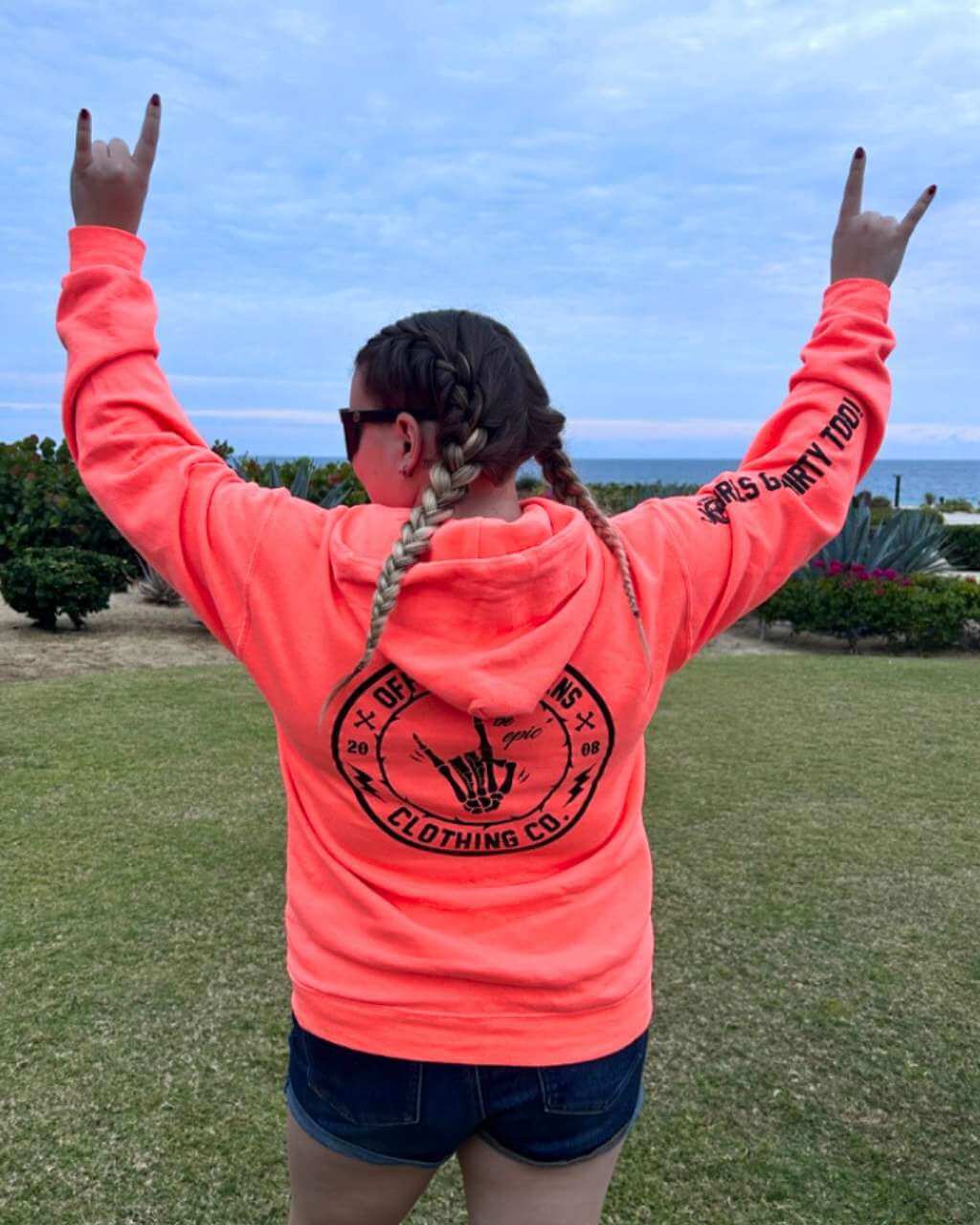 Be Epic Pullover Neon Coral